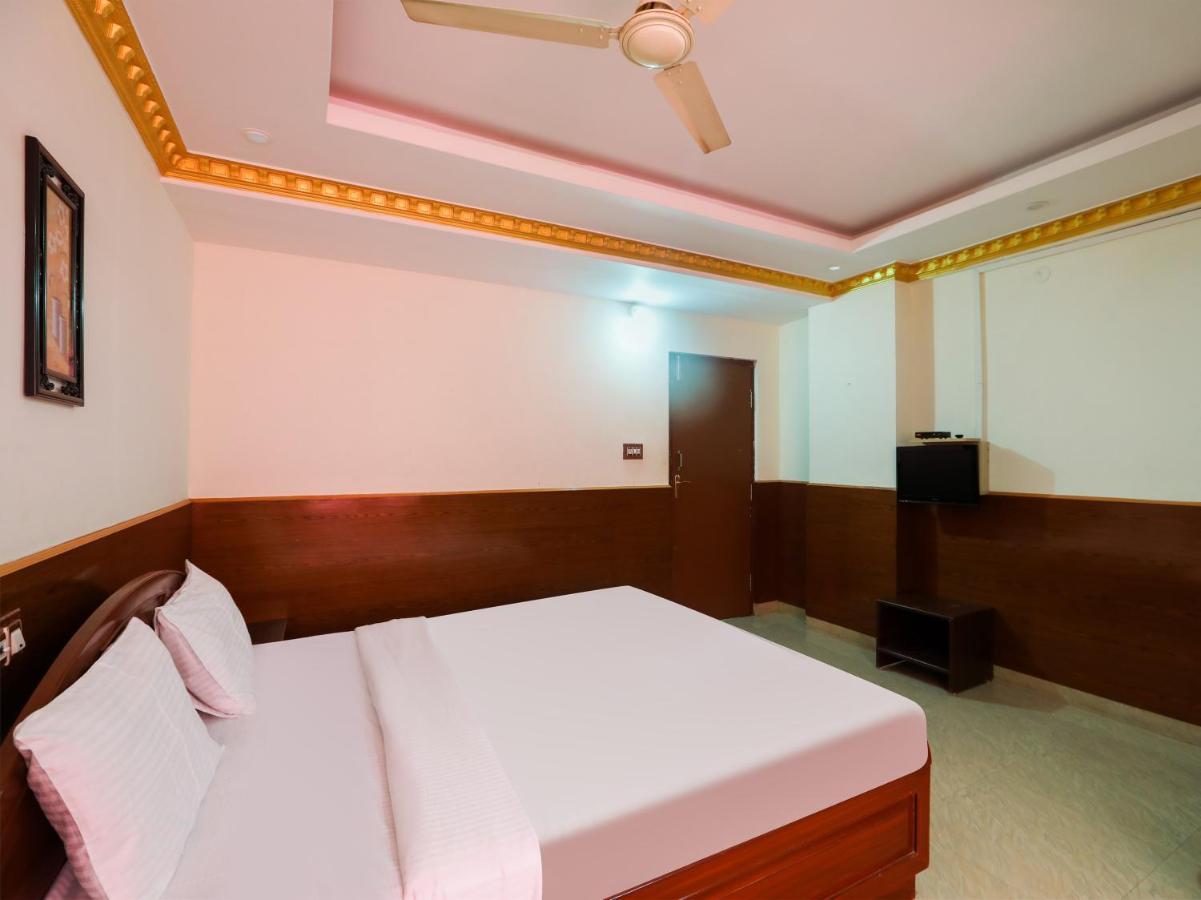 Capital O 84002 Hotel Top In Town President Kushālnagar المظهر الخارجي الصورة