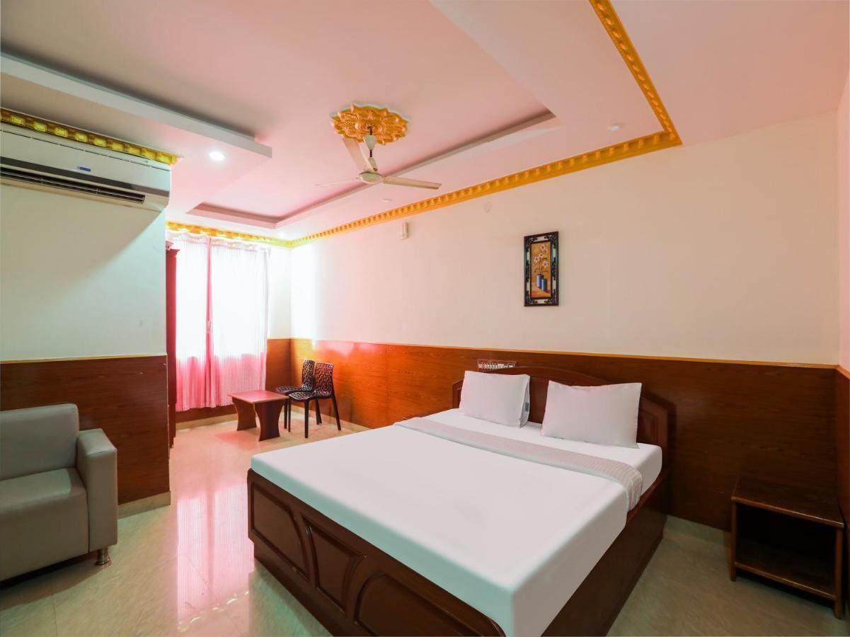 Capital O 84002 Hotel Top In Town President Kushālnagar المظهر الخارجي الصورة
